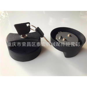 Bouchon de réservoir de carburant XCMG en plastique pour rouleaux compresseurs XP303, 262, 261, 263, 302, 223 et machines de compactage - Product Image 1