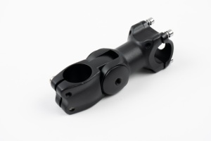 Tija de bicicleta YT Factory TF-46 de aleación 6061, 25.4x31.8mm con <span class=keywords><strong>kit</strong></span> completo de tornillos M5x18/6 piezas - Product Image 3