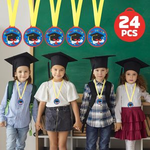 Médailles de remise de diplôme COCHIE pour enfants, 2 pouces, en caoutchouc, motif casquette, en vrac, légères, avec ruban pour le cou, mignonnes, pour la maternelle et les fêtes préscolaires - Product Image 3