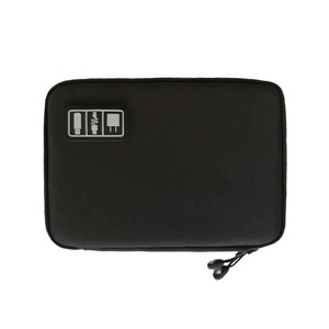 Sac de rangement en nylon gris avec fermeture éclair et icône USB, design minimaliste, capacité moyenne, organisateur fonctionnel - Product Image 2