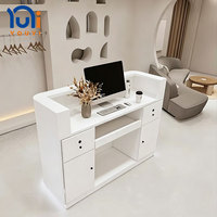 Comptoir de réception incurvé blanc personnalisé, petit bureau d'accueil pour salon de beauté et de coiffure