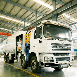 Camion-citerne d'aviation grand format pour le transport et la distribution de carburant en vrac, modèle international 8x4 30000L Shacman - Product Image 2