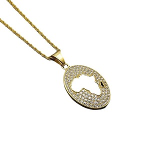 Collar con Colgante de Mapa Africano en Acero de Titanio Chapado en Oro, Forma Ovalada, Engaste Pavé, Joyería Unisex para Regalo - Product Image 5