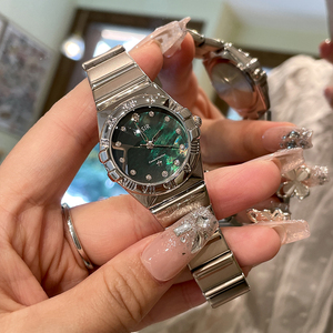 Montre-bracelet à quartz pour femme CILOA avec cadran multicolore, bracelet en acier inoxydable et accents en cristal, style décontracté et tendance - Product Image 5