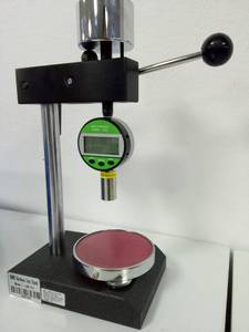 Probador de dureza <span class=keywords><strong>Shore</strong></span> <span class=keywords><strong>a</strong></span> | para materiales de caucho y plástico | Durómetro digital con ISO 7619 ASTM D2240 - Product Image 2