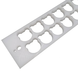 قوالب بلاستيكية مخصصة من البولي إيثيلين فائق الوزن الجزيئي بألوان وأحجام مختلفة - Product Image 1