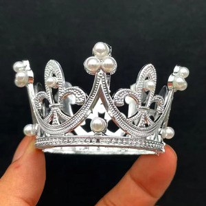 Vente en gros, offre spéciale, mini décoration de gâteau en forme de couronne <span class=keywords><strong>pour</strong></span> <span class=keywords><strong>joyeux</strong></span> <span class=keywords><strong>anniversaire</strong></span>, décoration de gâteau <span class=keywords><strong>pour</strong></span> bébé et enfants - Product Image 6