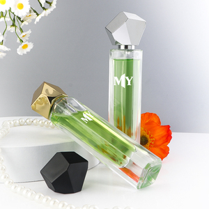 Flacon <span class=keywords><strong>de</strong></span> <span class=keywords><strong>parfum</strong></span> vide haut <span class=keywords><strong>de</strong></span> gamme en verre transparent <span class=keywords><strong>de</strong></span> 30 ml, forme carrée épurée avec buse pulvérisatrice et capuchon irrégulier multi-facettes - Product Image 4