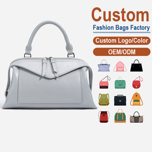 Bolso Cruzado de Piel Sintética Mate para Mujer con Asa Superior y Cierre de Cremallera, Detalle de Cadenas, Ideal para Invierno, Oficina, Fin de Semana y Viajes - Product Image 1