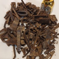 K14(2Y)01 Tranches de Lait Sélectionnées 3A+ Feuille de Sable Doré 8-12Y Oud pour Usage Quotidien par les Musulmans du Moyen-Orient Fort Parfum Lacté