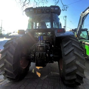 Tractor de Ruedas Nuevo de 280hp con Tracción en las 4 Ruedas y Transmisión por Engranajes, Multifuncional para Agricultura - Product Image 2