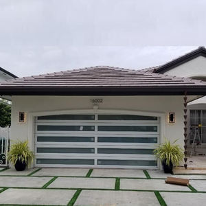 Persianas eléctricas inteligentes de lujo para puertas de <span class=keywords><strong>garaje</strong></span> dobles con metal personalizado Material de vidrio minimalista de <span class=keywords><strong>precio</strong></span> bajo al por mayor más populares - Product Image 2