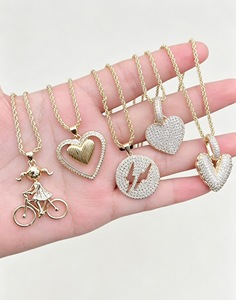 Collier Pendentif au Design Exquis, Plaqué Or, avec Breloque Cœur et Vélo, Chaîne de Bijoux pour Cadeau ou Fête - Product Image 2