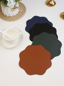 Mantel Individual de Cuero PU Antideslizante y Resistente al Calor, 36 cm de Diámetro, Color Sólido, Forma de Flor, Elegante y Lavable, para Mesa de Comedor - Product Image 5
