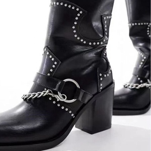 Botas de tacón grueso estilo caballero para mujer, con punta cuadrada, vaqueras, hasta la rodilla, con remaches, cadena metálica, botines largos, estilo personalizado - Product Image 5