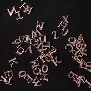 Tachuelas de <span class=keywords><strong>uñas</strong></span> con letras más nuevas al por mayor letras mayúsculas 3D y calcomanías de <span class=keywords><strong>uñas</strong></span> de cristal de diamantes de imitación <span class=keywords><strong>para</strong></span> mujeres niñas arte de <span class=keywords><strong>uñas</strong></span> DIY - Product Image 4