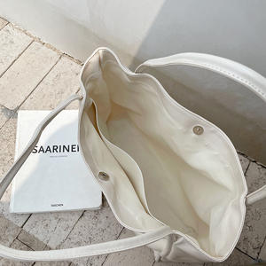 Korean Style Women's Tote Bag Large Capacity Solid Color <b>PVC</b> Shoulder Bag Everyday <b>Outfits</b> Magnetic Buckle ID Card Pocket - Product Image 5