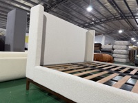 Disen Furniture Custom ized Modernes Schlafzimmer bett Neue übergroße weiße körnige Stoff gepolsterte Massivholz struktur für Wohnung