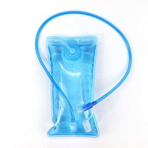 Échantillon GRATUIT : Réservoir d'eau personnalisé, sac à eau 3L en PVC - Product Image 5