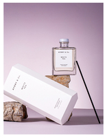 Diffuseur de roseau personnalisé unique de luxe avec bâton fleur de bois arôme d'air parfum de maison diffuseur de roseau 150ml avec couvercle