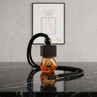 Bouteille diffuseur de parfum de voiture en verre polygonal vide de 8 ml, personnalisée en usine, avec bouchon d'étanchéité, désodorisant suspendu, vente en gros