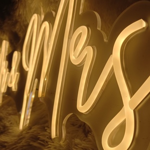Enseigne néon LED Aladin RGB en acrylique '<span class=keywords><strong>Mr</strong></span> Mrs' – Décoration murale pour mariage, anniversaire, chambre – Lumière romantique, attrayante et durable - Product Image 5