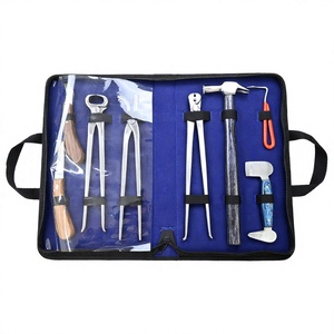 Kit de 8 outils de ferrage |   Ensemble d'outils professionnels pour le soin des sabots et le clouage des chevaux |   Pince à crocodile de 13 pouces, extracteur de clous - Product Image 1