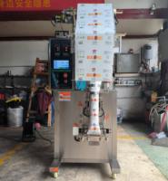 Machine d'emballage de liquides électrique semi-automatique verticale de haute précision Langtai pour le remplissage de sachets et de pochettes de produits alimentaires et de boissons