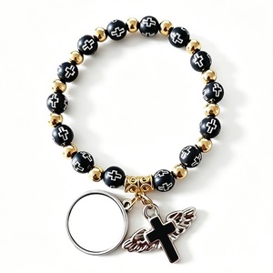 <span class=keywords><strong>Bracelet</strong></span> en métal <span class=keywords><strong>avec</strong></span> charme religieux en forme de croix d'ange pour hommes et femmes - Cadeau promotionnel respectueux de l'environnement - Product Image 4
