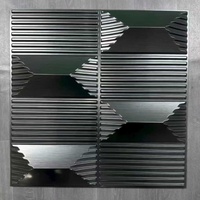 Panneaux muraux modernes en PVC 50x50cm avec caractéristiques imperméables, insonorisées et résistantes à l'humidité, design 3D noir mat pour usage domestique et commercial