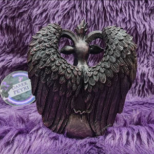 Sculpture de démon sorcier sombre de style Mid-Century Modern, Bafonte Zazen, Chèvre magique, Artisanat en résine, Ornement de maison, Marque Onr Vietnam - Product Image 3