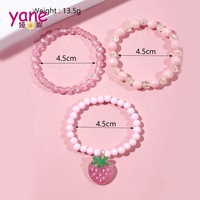 Ensemble de bracelet en perles acryliques rose avec cadeau pour enfants fraise