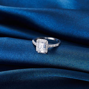 OAHLAN 925 plata esterlina clásico 3 piedras corte esmeralda Zirconia cúbica (CZ) Anillos De Compromiso rodio plateado joyería fina promesa - Product Image 2