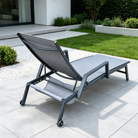 Chaise longue inclinable moderne de haute qualité avec structure en acier KD, 2 roues, résistante aux UV et pliable pour une utilisation en extérieur