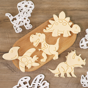 Lot de 4 emporte-pièces dinosaures – Moules à biscuits en plastique motif dinosaure de dessin animé pour la pâtisserie des enfants – Outils de pâtisserie DIY pour fondant - Product Image 4