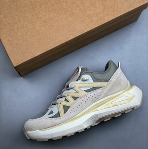Chaussures de course personnalisées, luxueuses et élégantes, à lacets. Chaussures de randonnée respirantes pour activités sportives en plein air - Product Image 5
