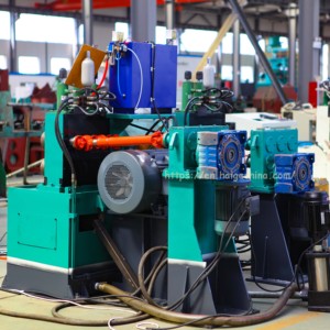 Machine à peler les barres rondes prête à l'exportation pour l'élimination des couches d'oxyde, idéale pour les marchés maritimes - Product Image 2