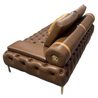 Fauteuil en cuir monoplace Chesterfield avec pieds en métal doré au design tufté pour canapés de salon