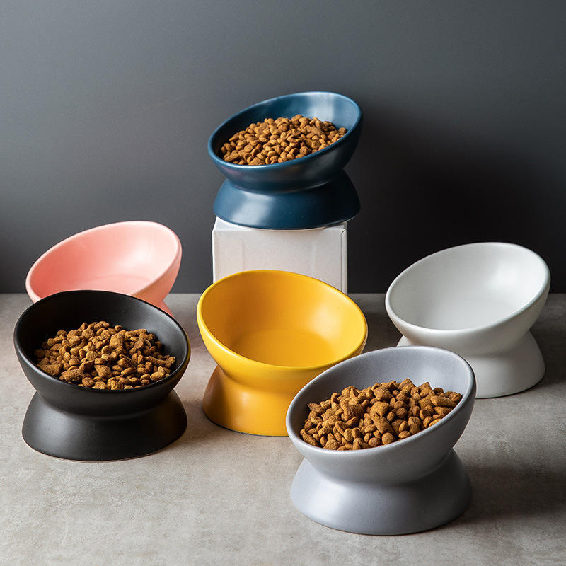New Design High Foot Ceramic Cat