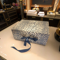 Boîte magnétique personnalisée AOPA avec ruban |   Emballage rigide pliable pour cadeaux de vêtements de luxe
