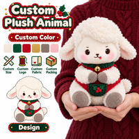 Peluche personnalisée sur commande : Agneau de Noël en peluche avec col à clochette en fourrure bouclée et service de conception de pochette tricotée