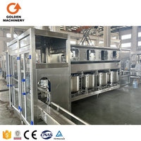 Ligne de production d'eau de 600 BPH pour bidons de 5 gallons avec décapsuleuse automatique et système CIP, usine de remplissage de bouteilles de 20 litres pour grandes usines au Brésil