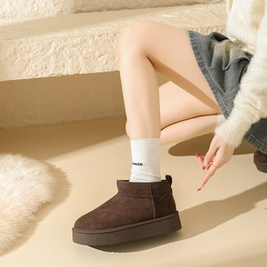 <span class=keywords><strong>Les</strong></span> bottes d'hiver pour femmes ont des semelles épaisses et d'excellentes propriétés isolantes, ce qui <span class=keywords><strong>les</strong></span> rend très confortables à porter. - Product Image 4