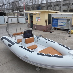 Nouveau design 2026 – Bateau pneumatique semi-rigide <span class=keywords><strong>de</strong></span> 4,80 m avec coque en fibre <span class=keywords><strong>de</strong></span> verre, bâche <span class=keywords><strong>de</strong></span> protection et table intégrée pour la pêche - Product Image 6