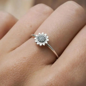 Anello Floreale H267 Placcato Oro 18K in Lega, Regalo Unisex, Anelli alla Moda - Product Image 2