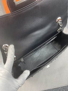 Sac à bandoulière de luxe pour femme, style vintage, en cuir véritable, avec fermeture à bouton, portable et facile à transporter - Product Image 6
