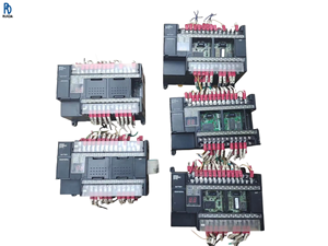 CP1H-X40DT-D PLC ตัวควบคุมลอจิกแบบตั้งโปรแกรมได้ โมดูลควบคุมระบบอัตโนมัติทางอุตสาหกรรม หน่วยอินพุตเอาต์พุตดิจิตอลประสิทธิภาพสูง - Product Image 1