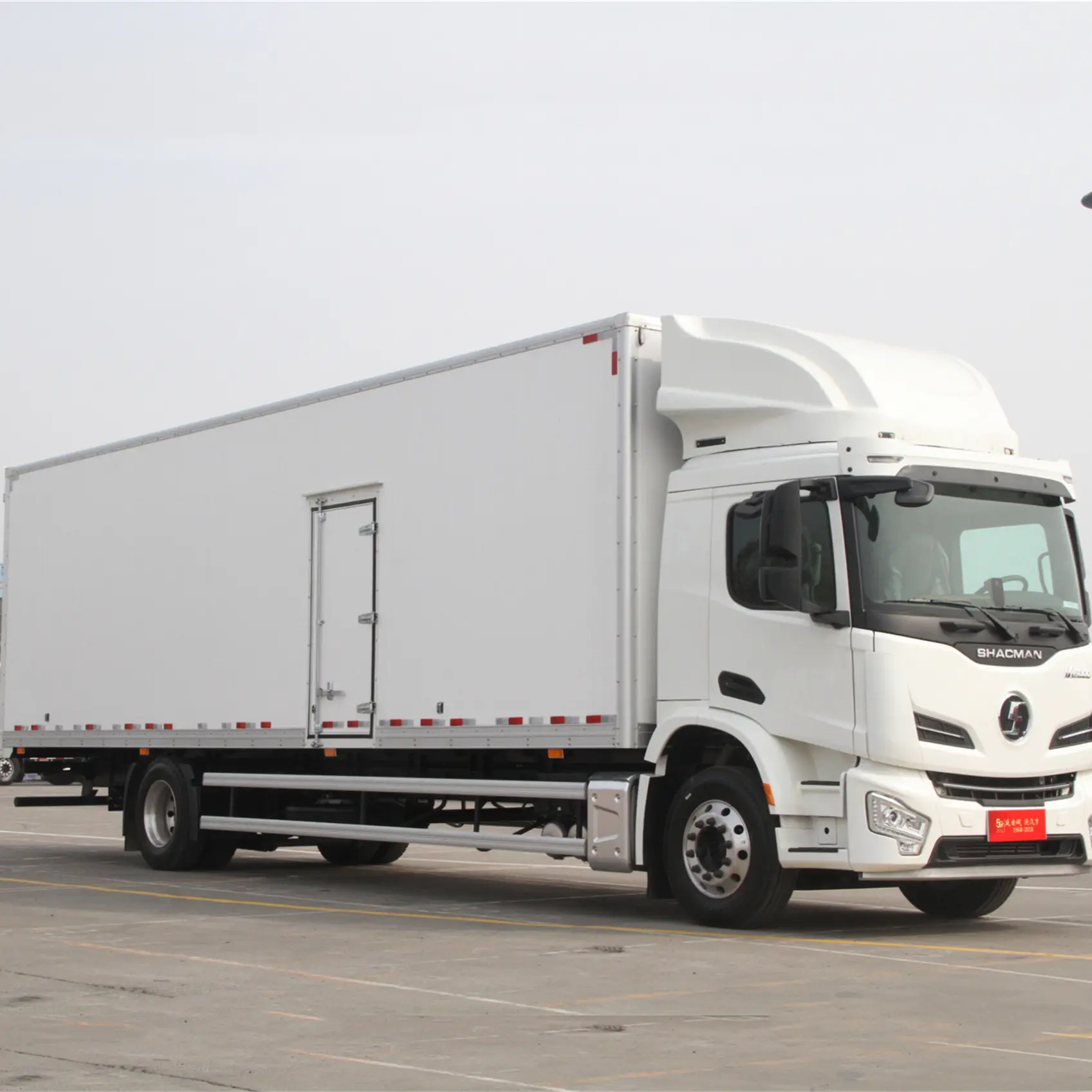 Shacman Big Cargo Van Truck 15 tons Cargo Truck 4x4 4x2 Howo 10 Ton Cargo Trucks