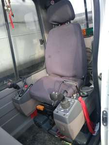 Grúa Usada ZOOMLION 130T Precio Económico Excelente Rendimiento Grúa Usada ZOOMLION en Venta - Product Image 2