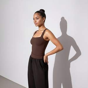 Top estivo da <span class=keywords><strong>donna</strong></span>, stile europeo e americano, con spalline sottili, senza maniche, scollo quadrato, top corto con spalline a costine - Product Image 2